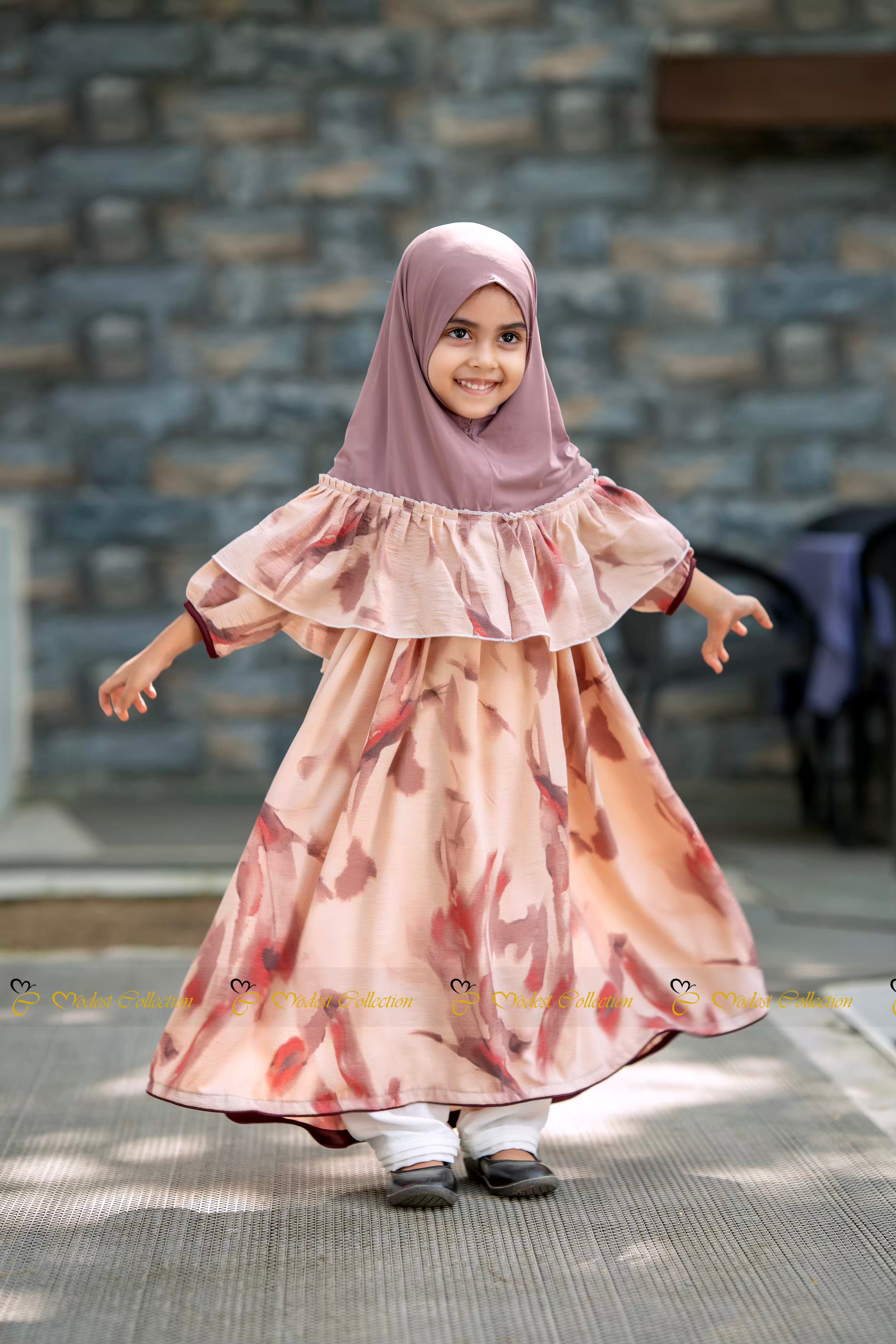 Elegant Breathable Fabric Abaya for Eid Styling Modest Collection Elegant Breathable Fabric Abaya for Eid Styling Modest Collection