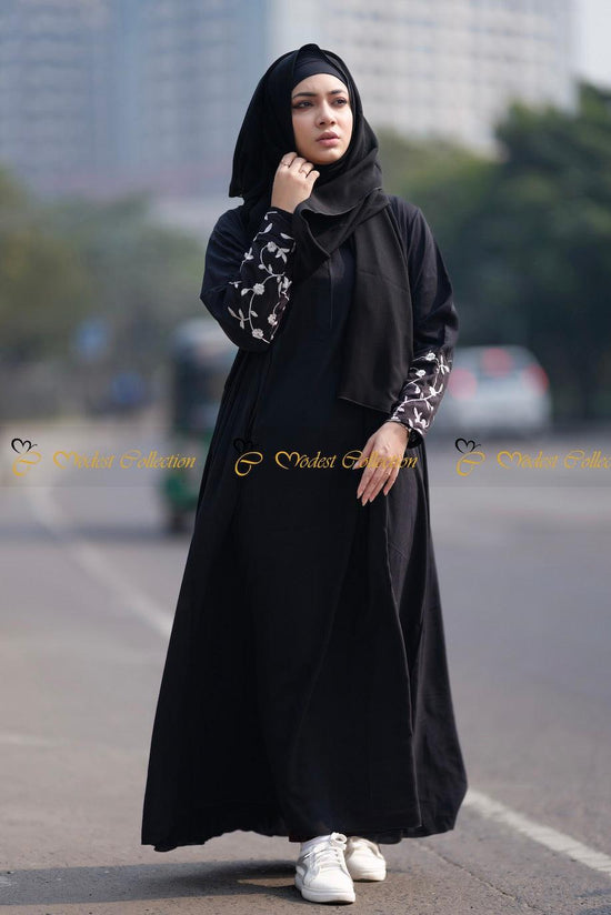 عباية ميسون مطرزة 