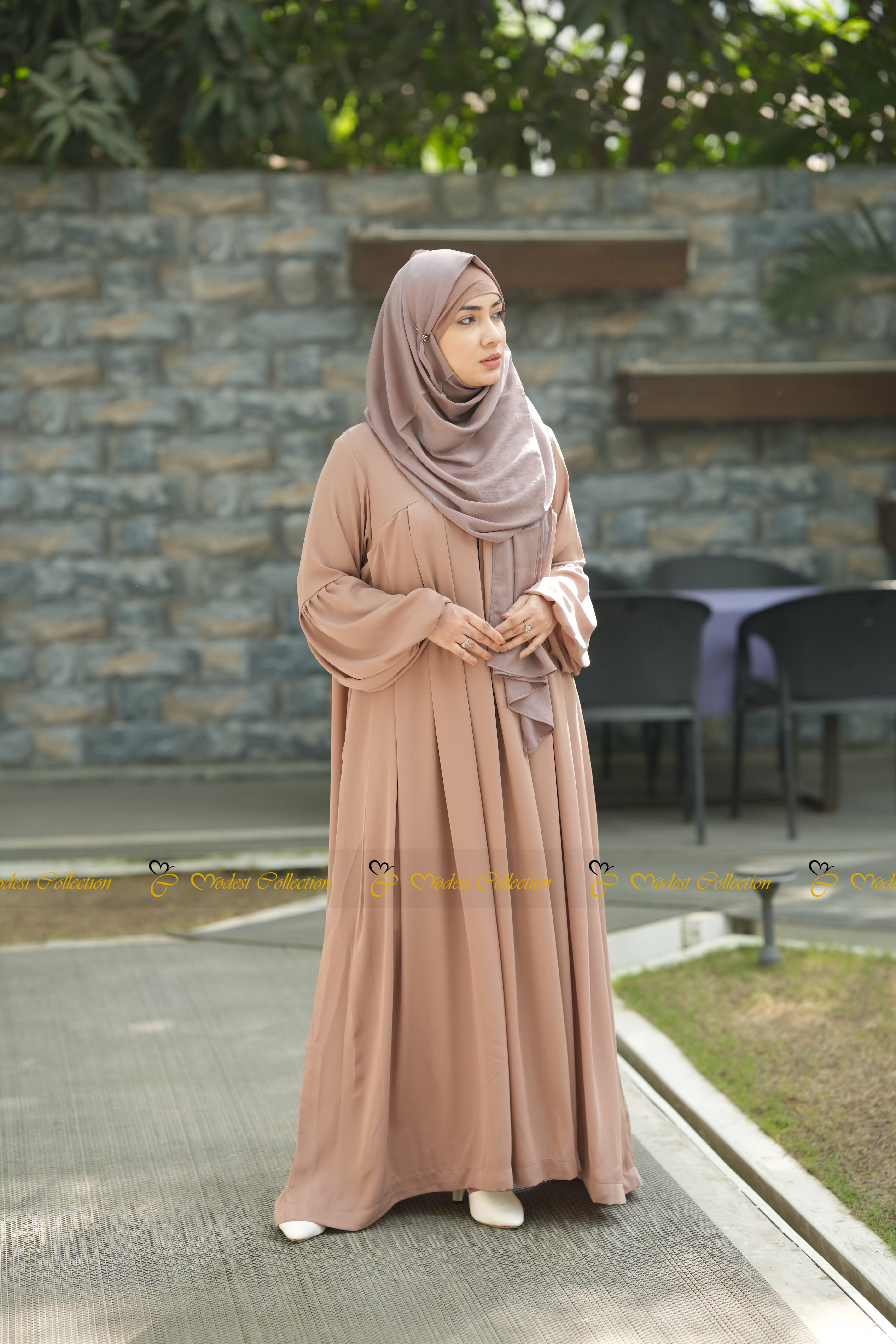 Mahzabin Abaya Ivory