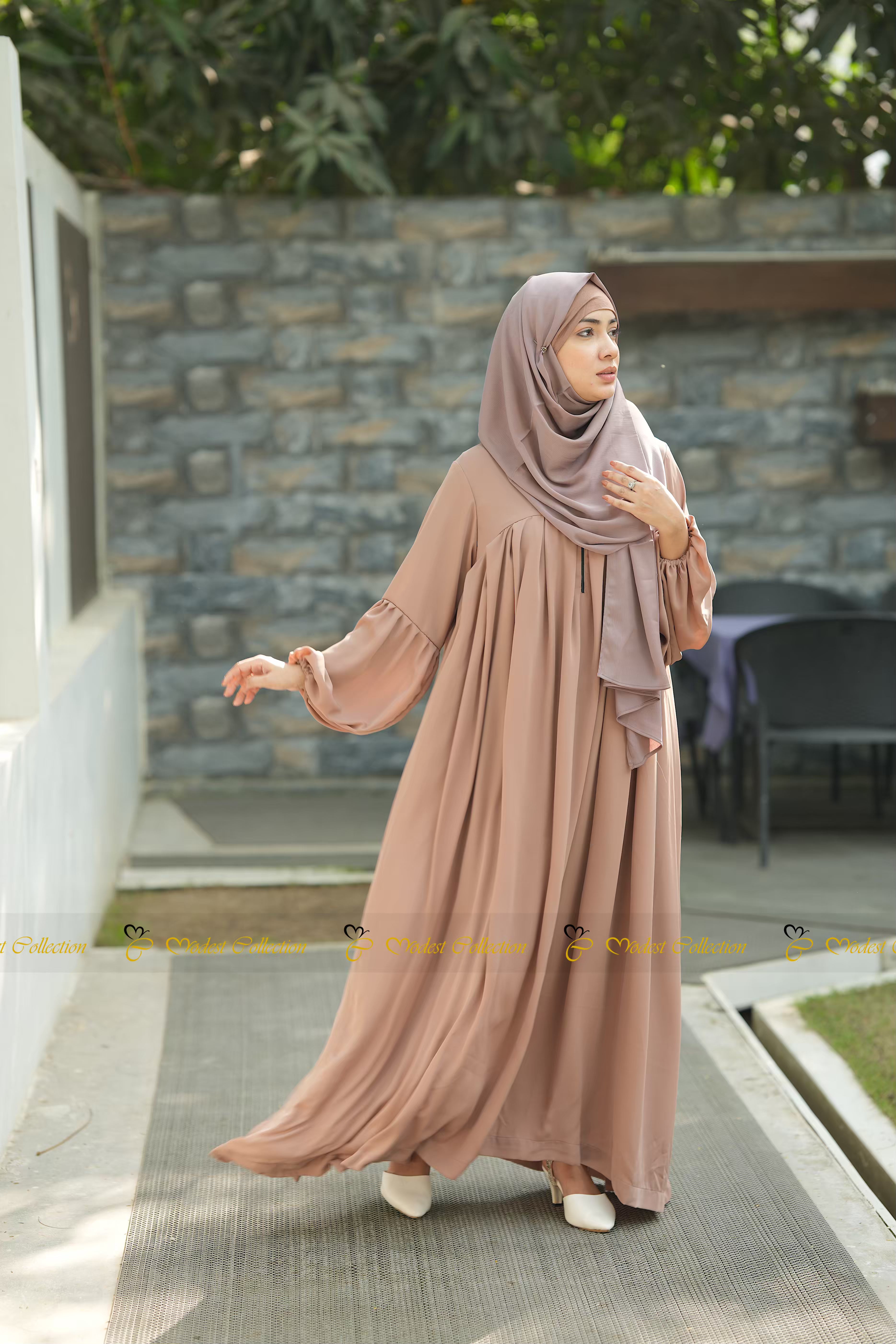 Mahzabin Abaya Ivory