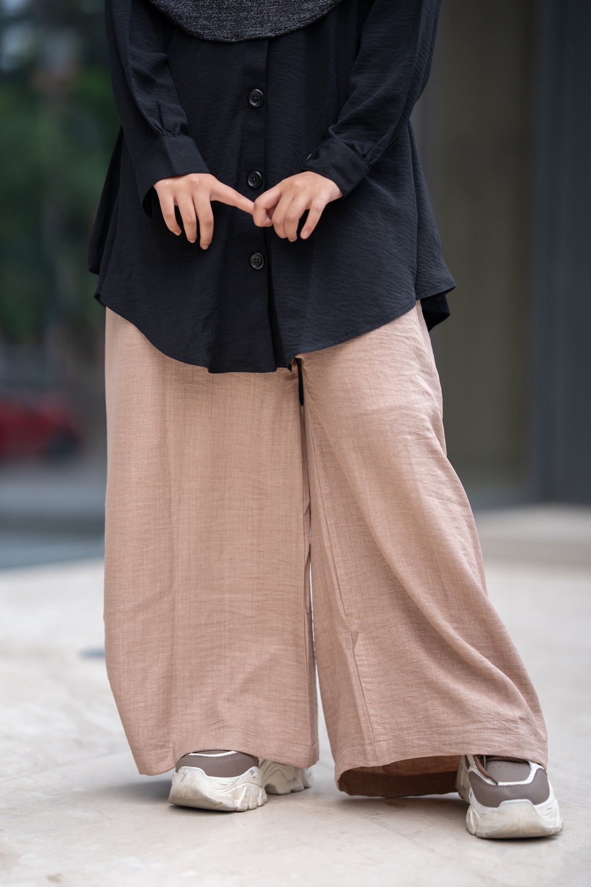 Remie Cotton Formal Pants in Beige - close Detail