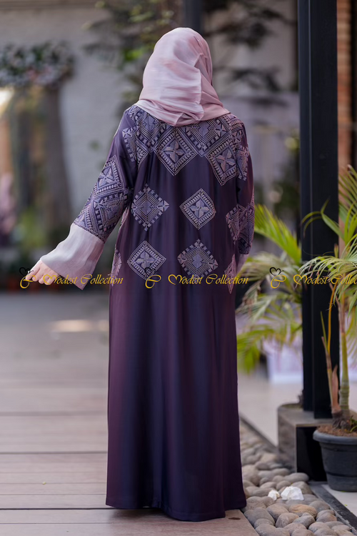 Nafiza Embroidered Abaya