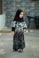 Little Tasmin Abaya Monochrome