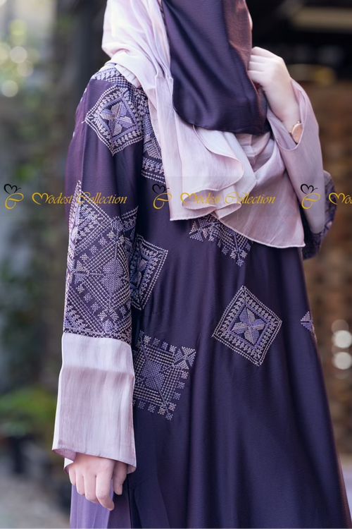 Nafiza Embroidered Abaya