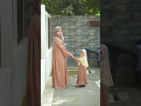 عباية مزاحبين صغيرة باللون الأسود