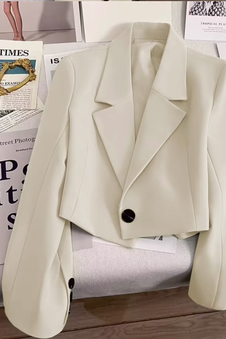 Short Blazer Cream
