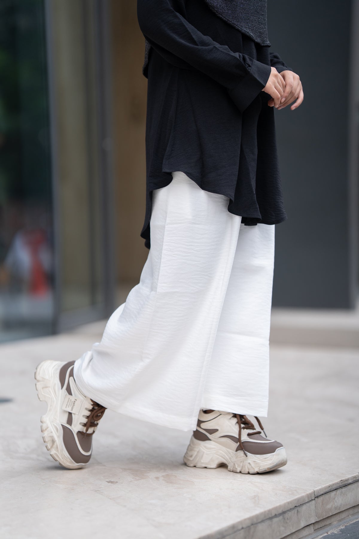 Remie Cotton Formal Pants in white - Side Detail